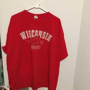 Wisconsin Badgers Delta 2XL graphic T